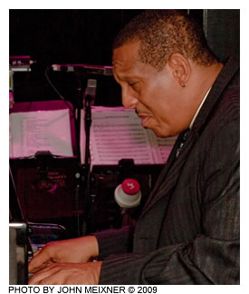 Danny Mixon at the piano